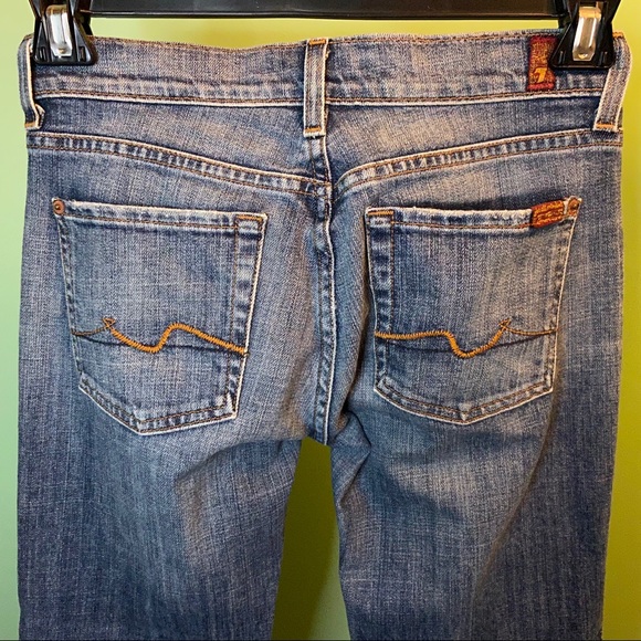 7 for Mankind bootcut Jean Wash great condition - Picture 2 of 9